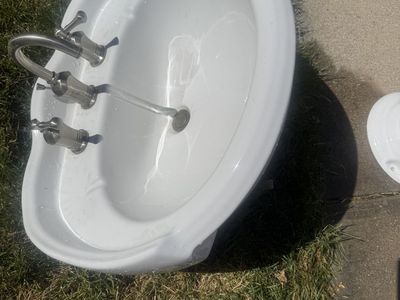 Pedestal Bathroom Sink