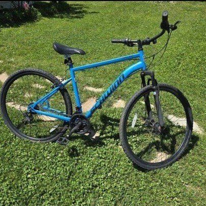 Schwinn Men's large frame 700 cc wheels Blue Mountain Bike, Aluminum Frame, 21-Speed, *FRONT-DISC & *NEW-TIRES