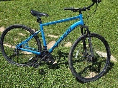 Schwinn Men's large frame 700 cc wheels Blue Mountain Bike, Aluminum Frame, 21-Speed, *FRONT-DISC & *NEW-TIRES