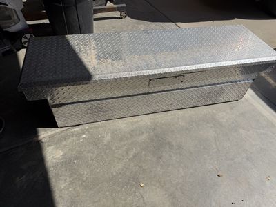 Aluminum Diamond Plate Crossover Truck Bed Tool Box