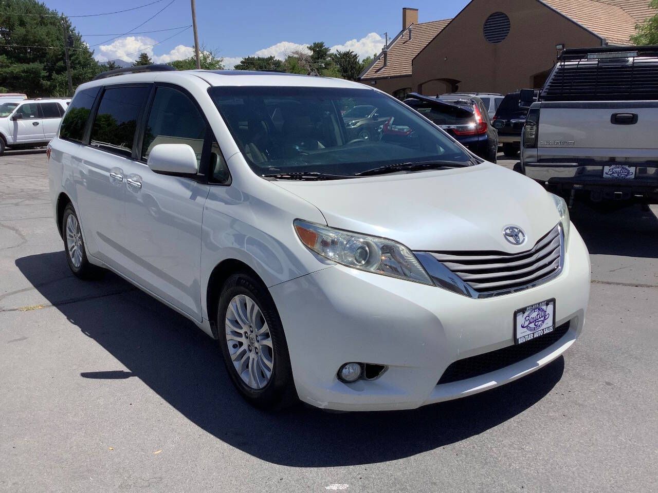 2016 Toyota Sienna XLE 8-Passenger