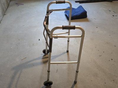 Drive Medical Deluxe Folding Walker with Wheels - Lightweight & Adjustable