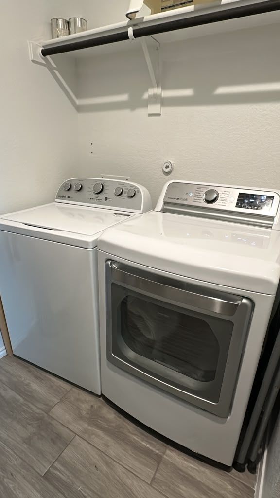 🧺 Whirlpool Washer (6 Months Old) + LG Electric Dryer Set