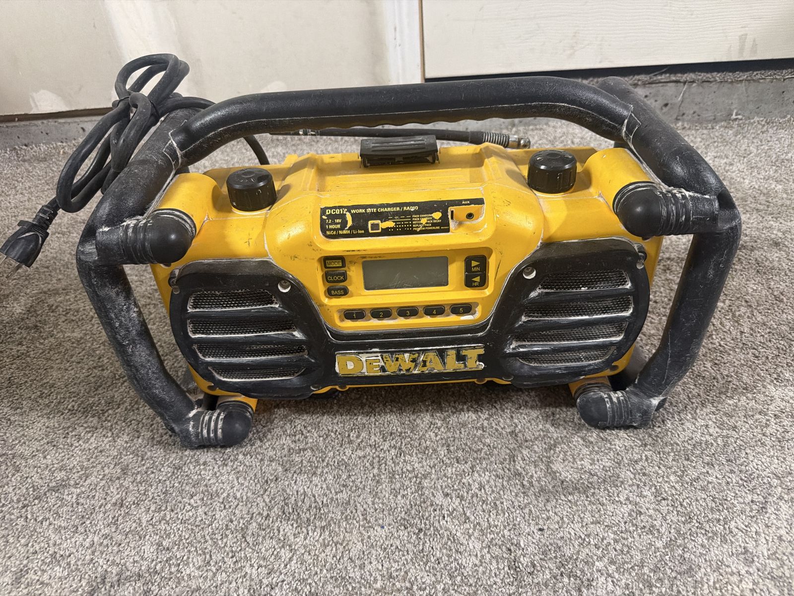 DEWALT DC012 Heavy-Duty Work Site Radio and Charger