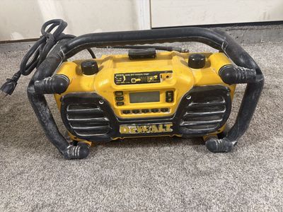 DEWALT DC012 Heavy-Duty Work Site Radio and Charger