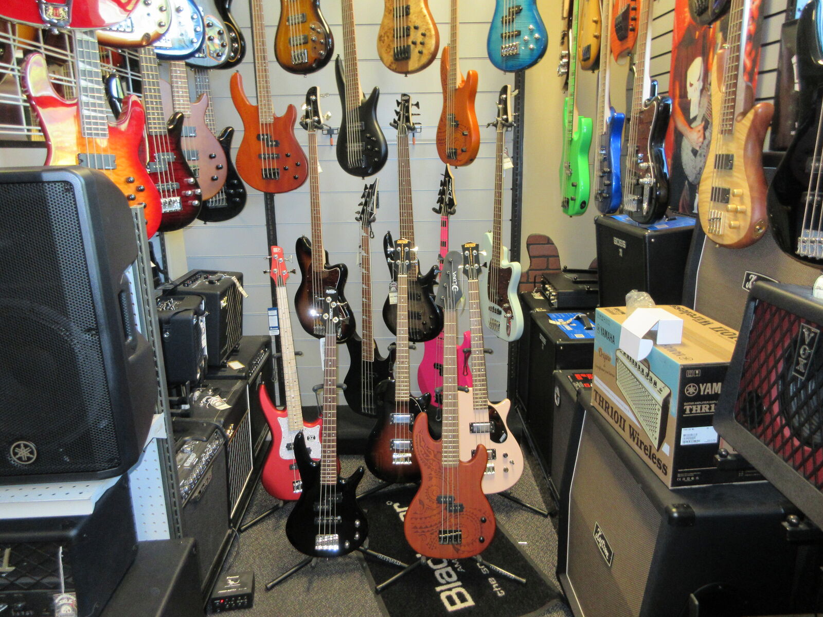bass guitars in kid sizes and short scale