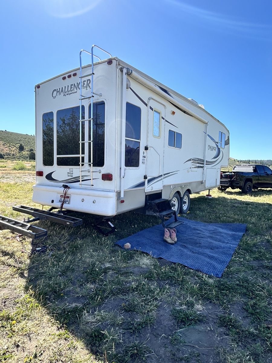 2008 Challenger Fifth Wheel