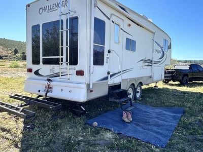 2008 Challenger Fifth Wheel