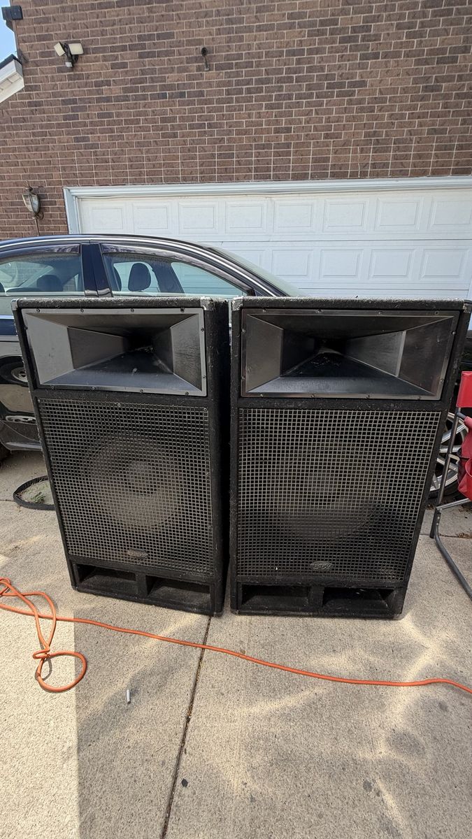 B-52 Pro Audio PA-215 PA Speaker Cabinets Pair