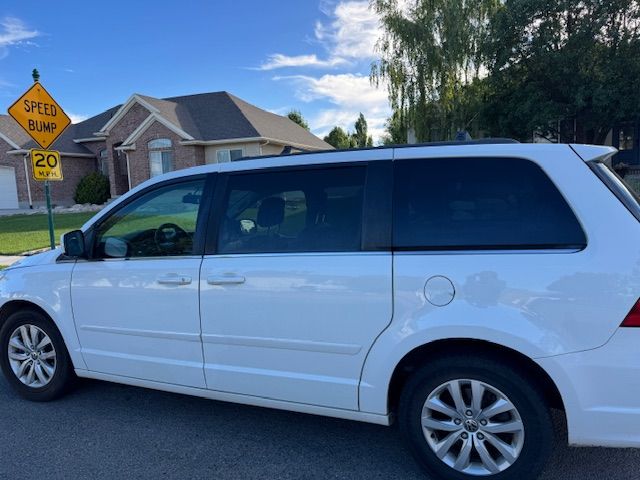 2012 Volkswagen Routan SE