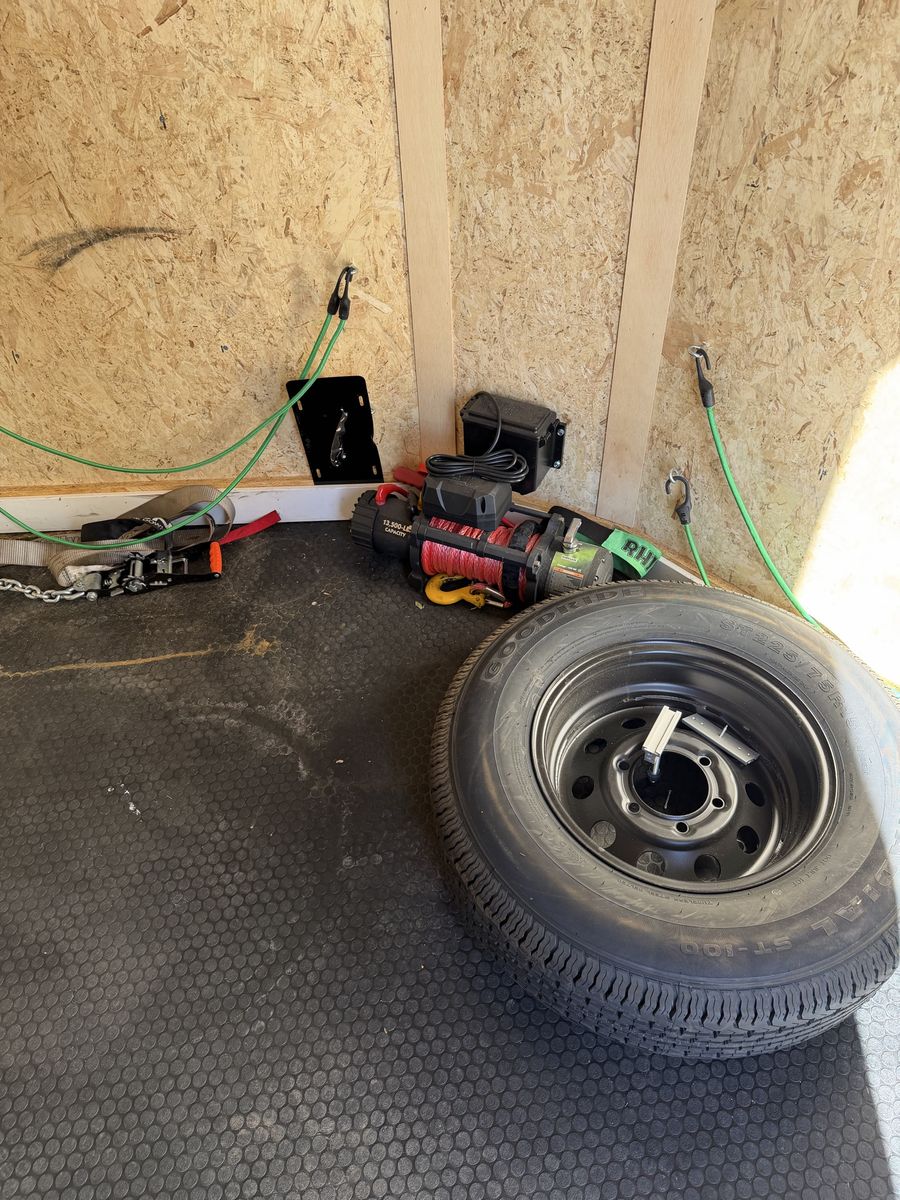 Main image 6