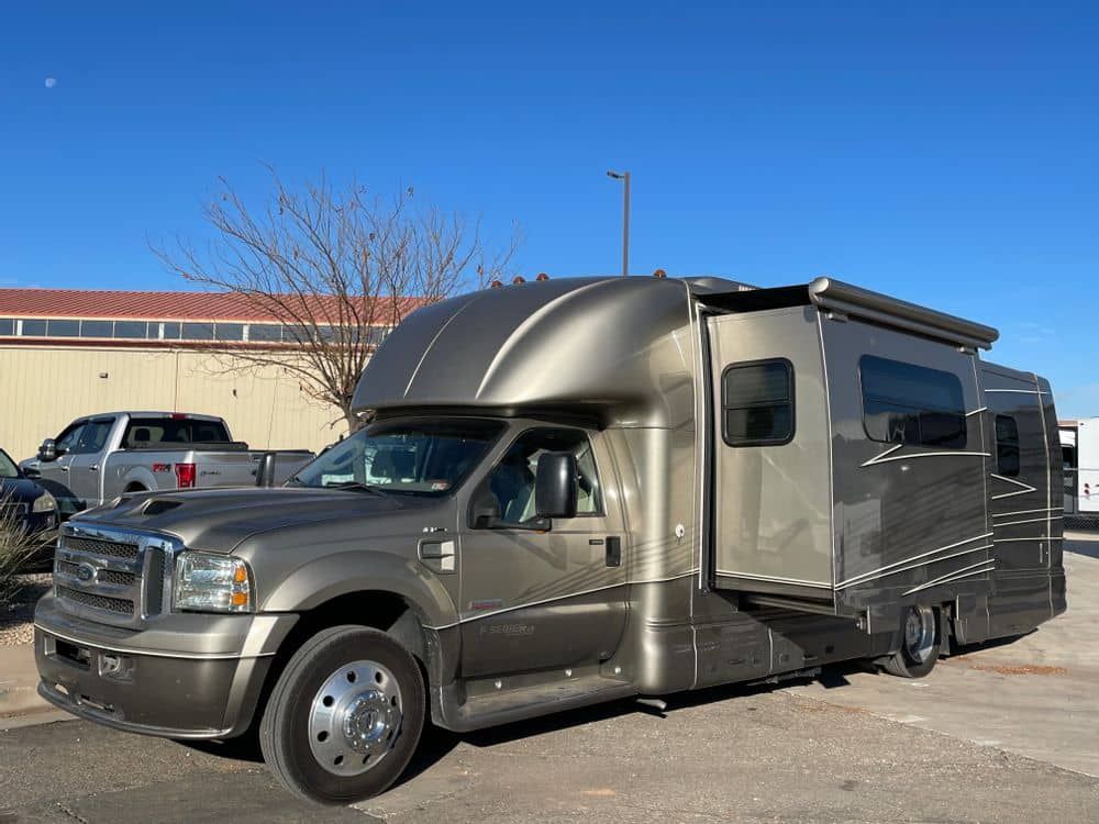 2008 DYNAMAX ISATA 310D
