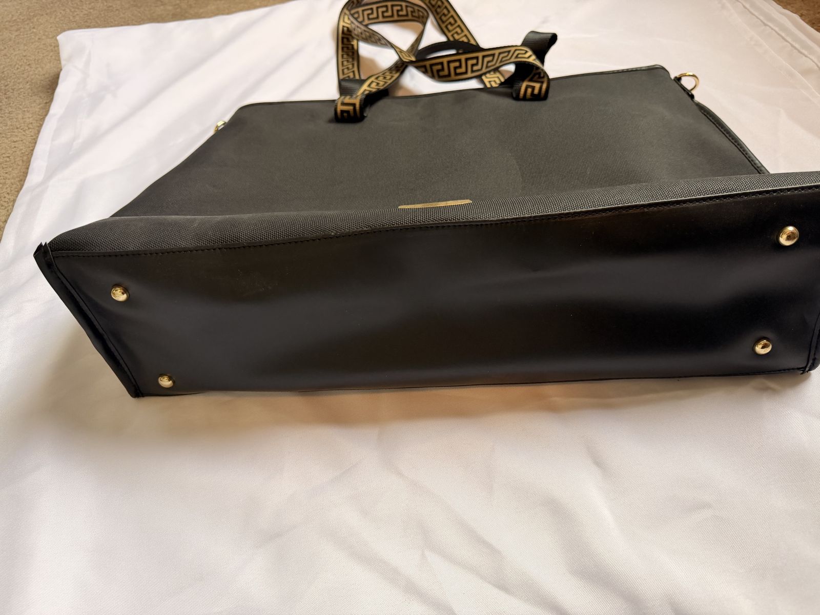 Main image 3