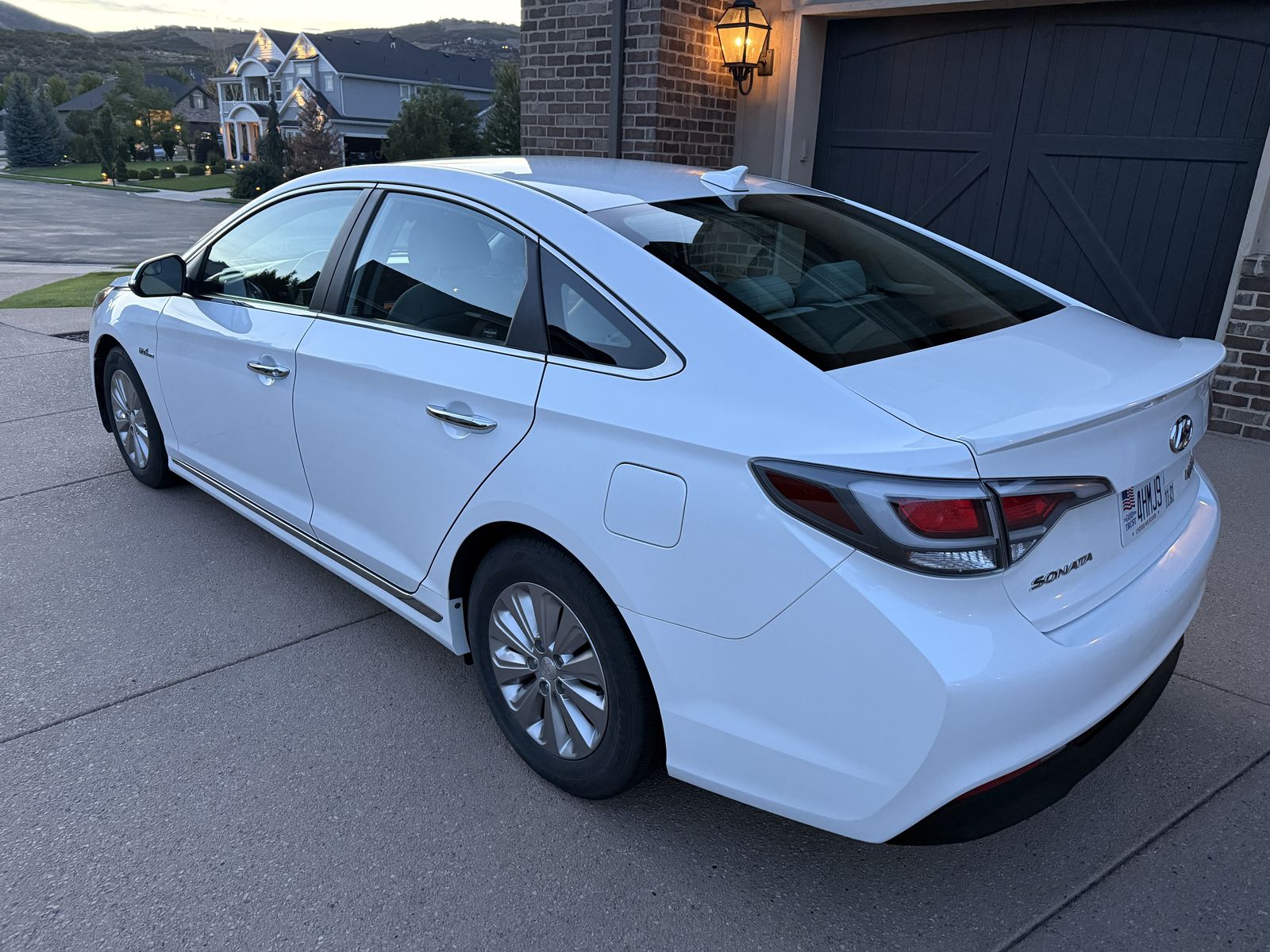 2017 Hyundai SONATA Hybrid SE