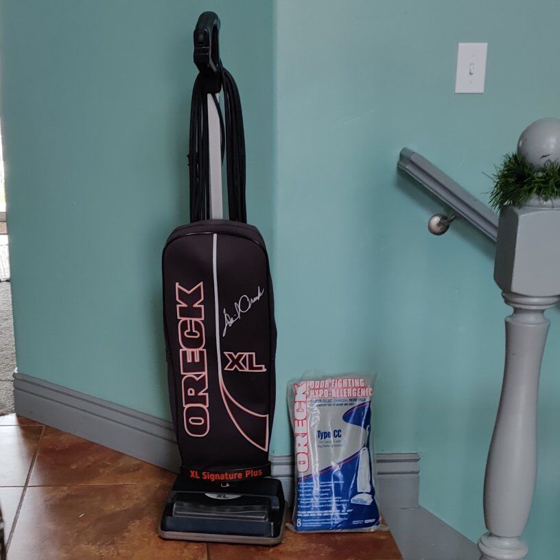 Oreck XL Signature Plus Vacuum