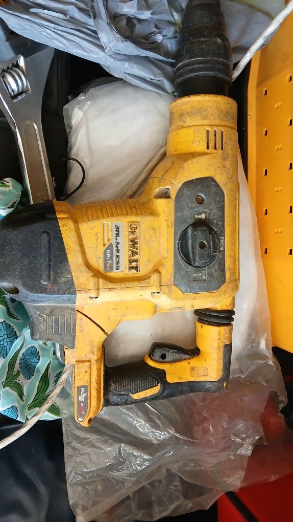 DEWALT 60V MAX Brushless SDS Max Rotary Hammer Drill DCH481 - Used Condition