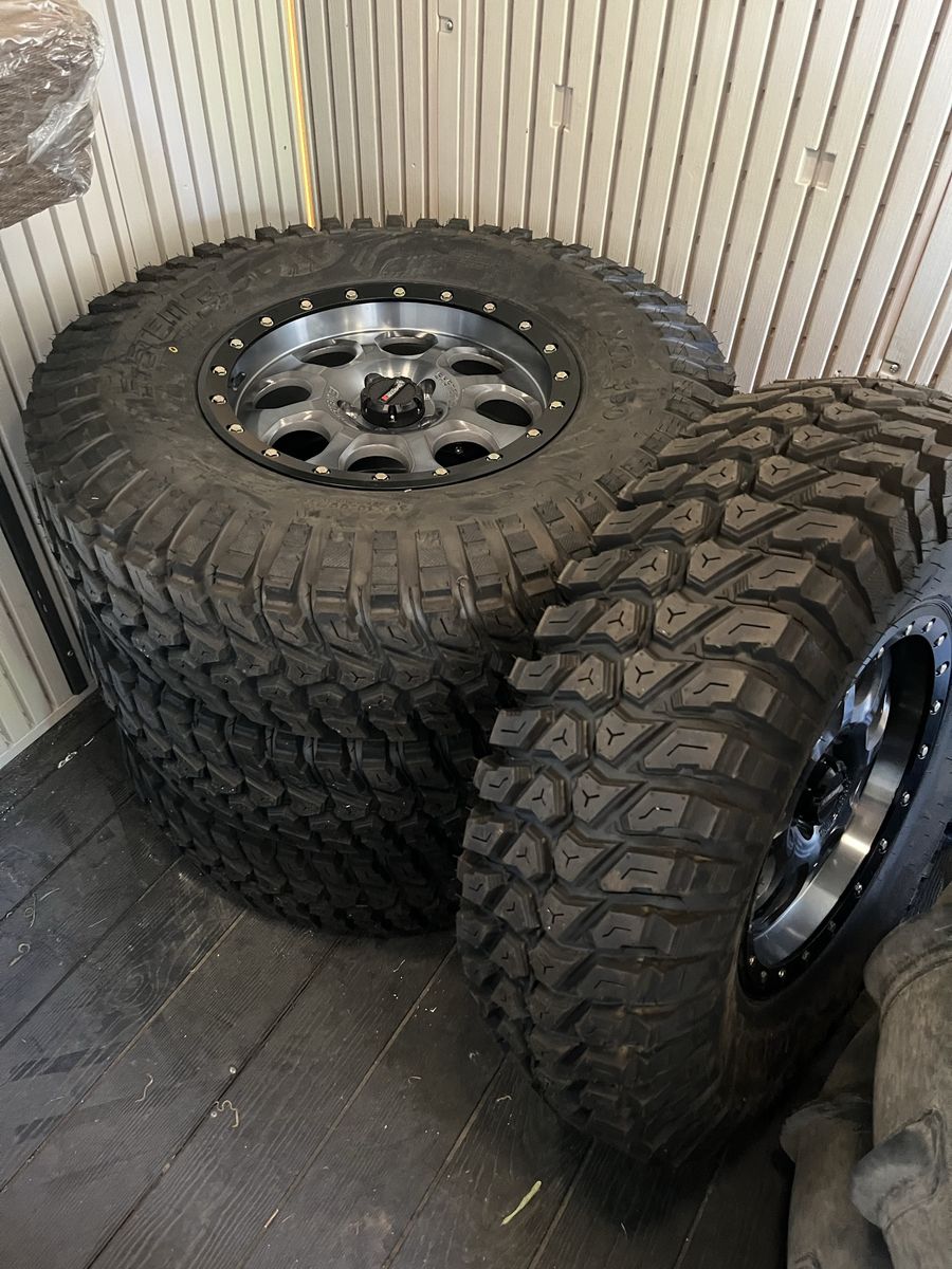 System 3 XCR 350 Tires & Wheels