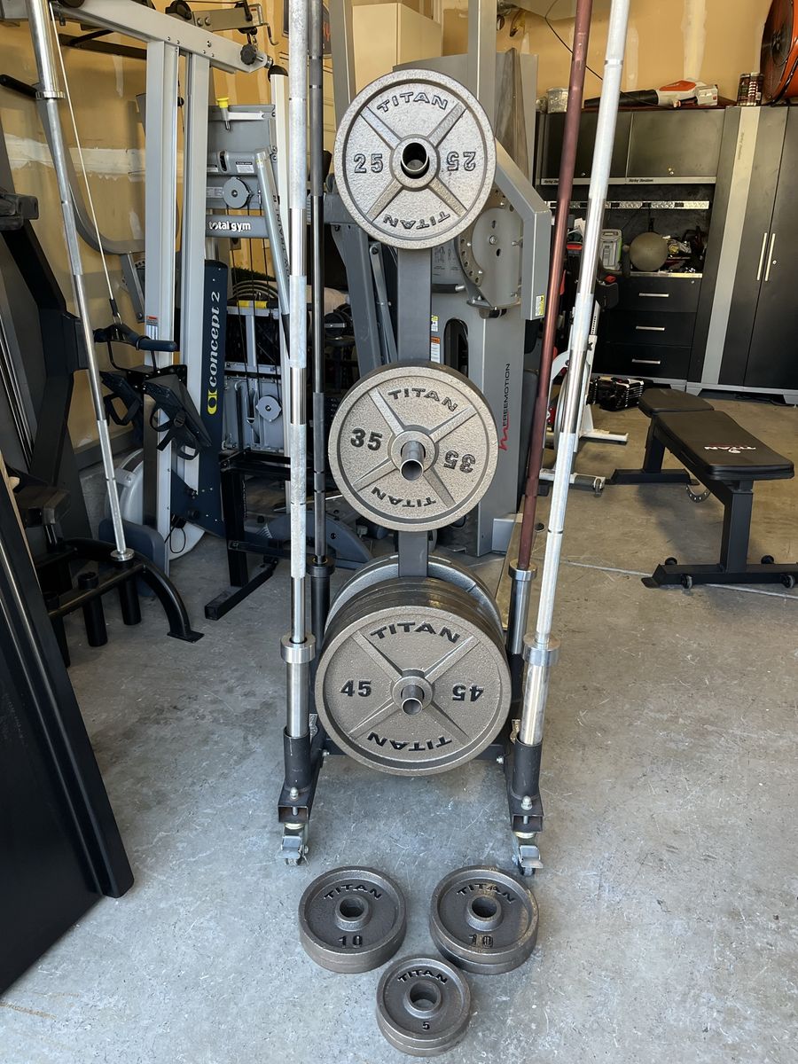 $700 TITAN 350LB Olympic Weight Set (MINT!!)