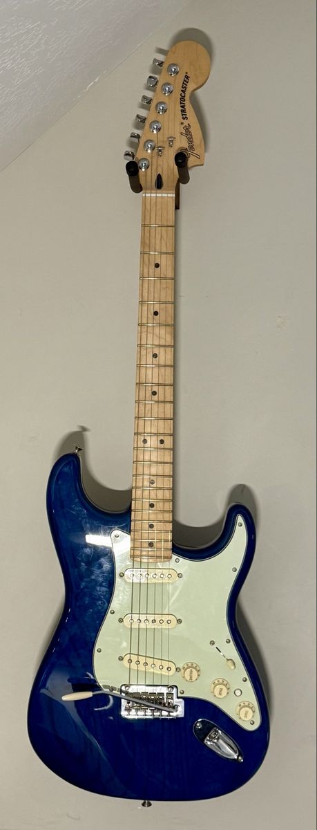 Fender Stratocaster Blue Burst Maple Fretboard