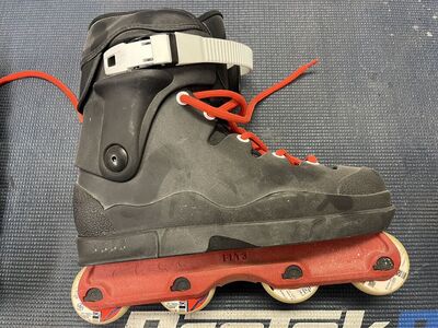 Them 908 V2 Inline Skates