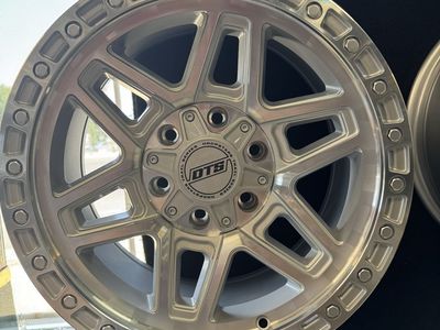 Brand new set of 4 wheels DTS 602MS Machined Silver Wheel 17x8.5 lug pattern 6x135/6x139.7 offset 0mm