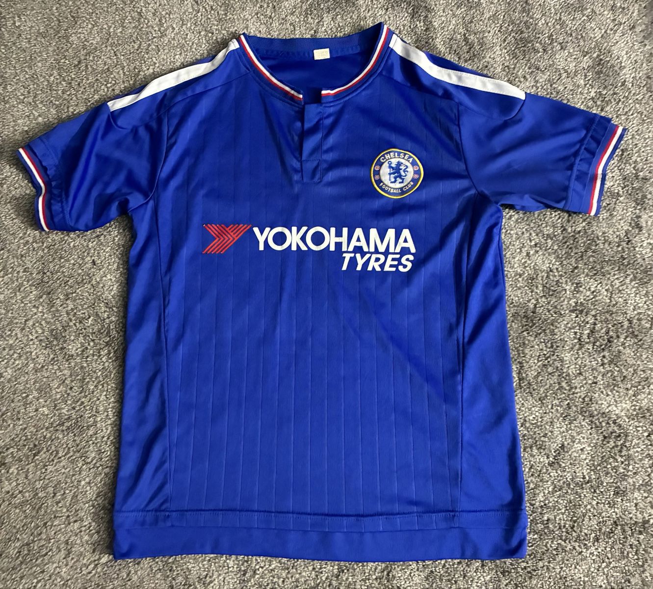 Chelsea Football Club home jersey from the 2015-2016 Men’s Large