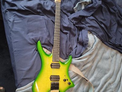 Leo Jaymes guitar