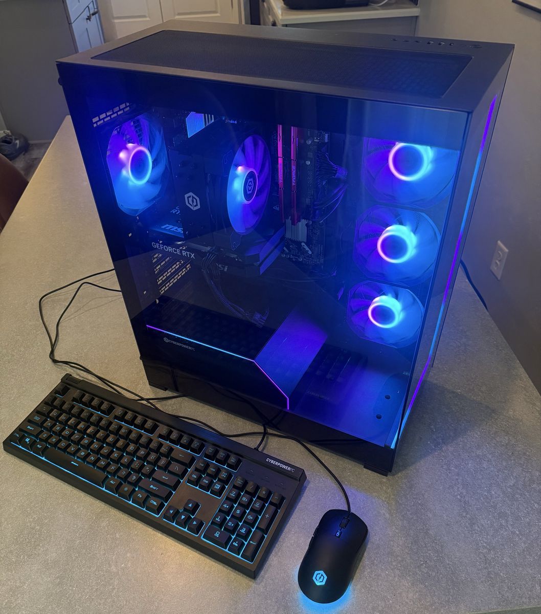 RTX 5060 // 32GB DDR5 // 2TB SSD // INTEL 225F