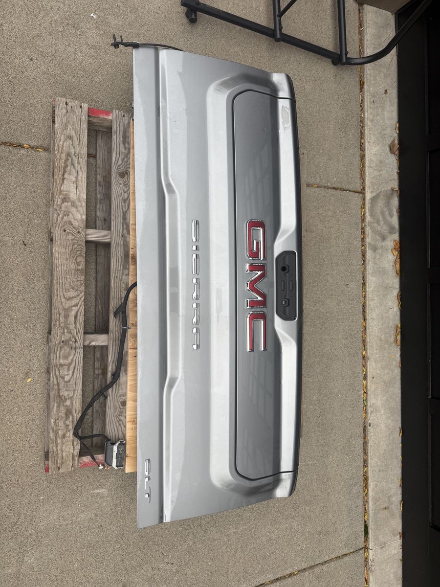 Main image 6