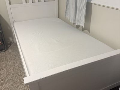 Twin bed