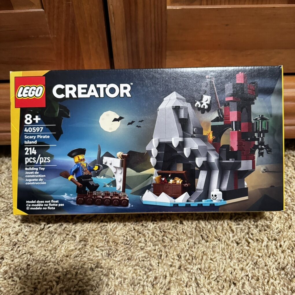 LEGO Scary Pirate Island
