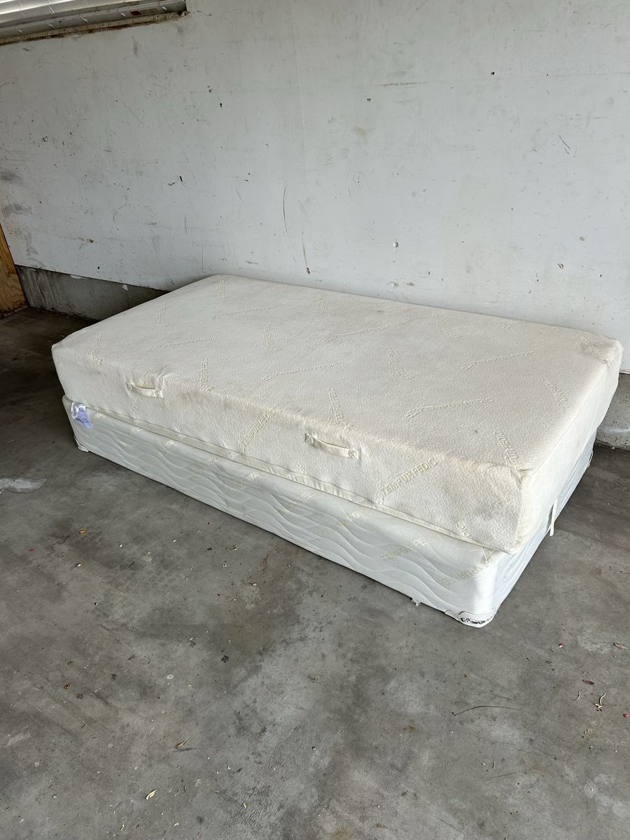 Twin Mattress and Box Spring Set - Used Good Condition