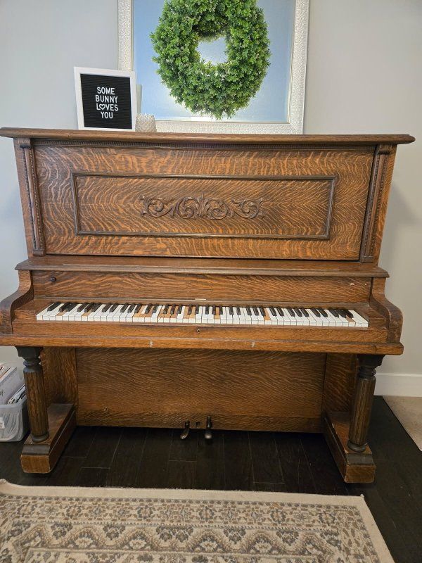 Free Hammond Upright Piano.