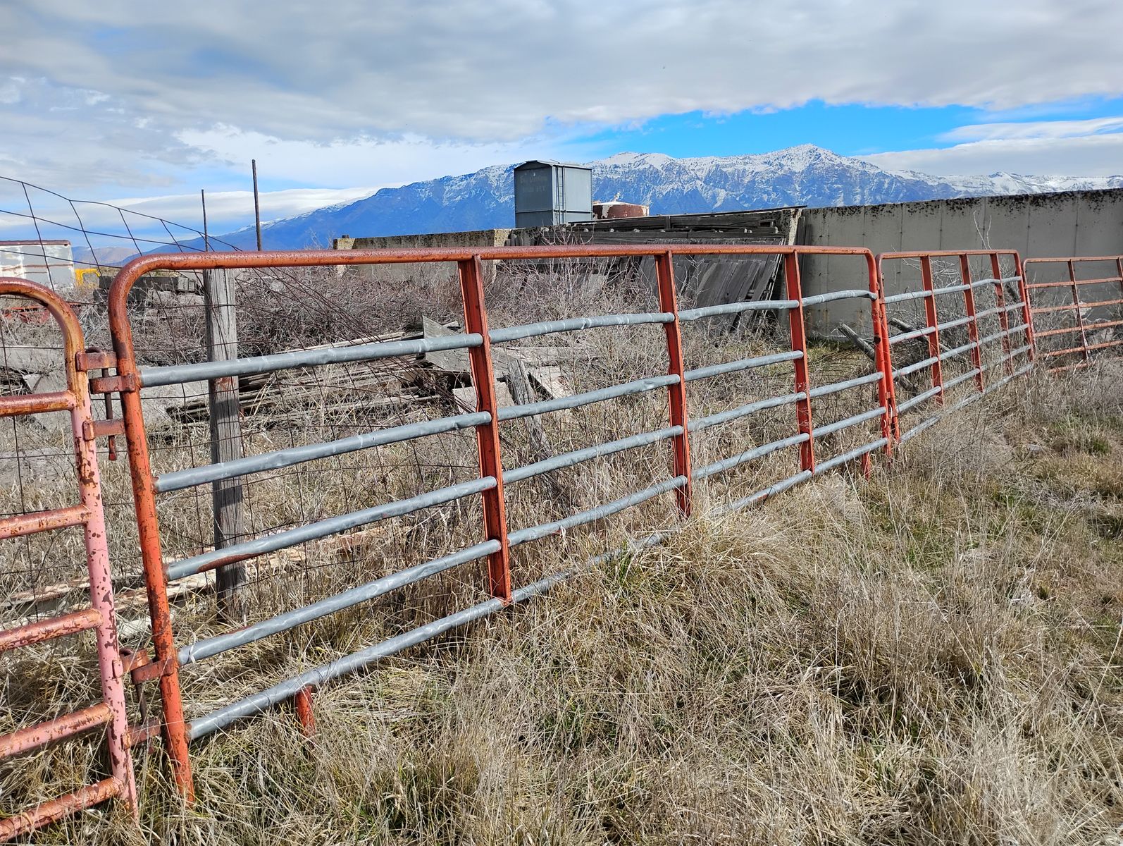 Corral gates and panels