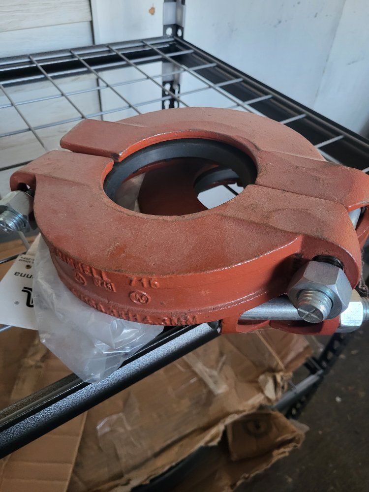 Grinnell 716 Pipe Clamp - 6" / 168.3mm, Orange - Pipe Coupling for Industrial Use (2 units)