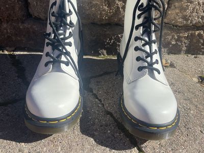 White Doc Martens Womens Size 9