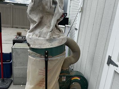 Grizzly Industrial G0703 1.5 HP Dust Collector with Stand and Bags
