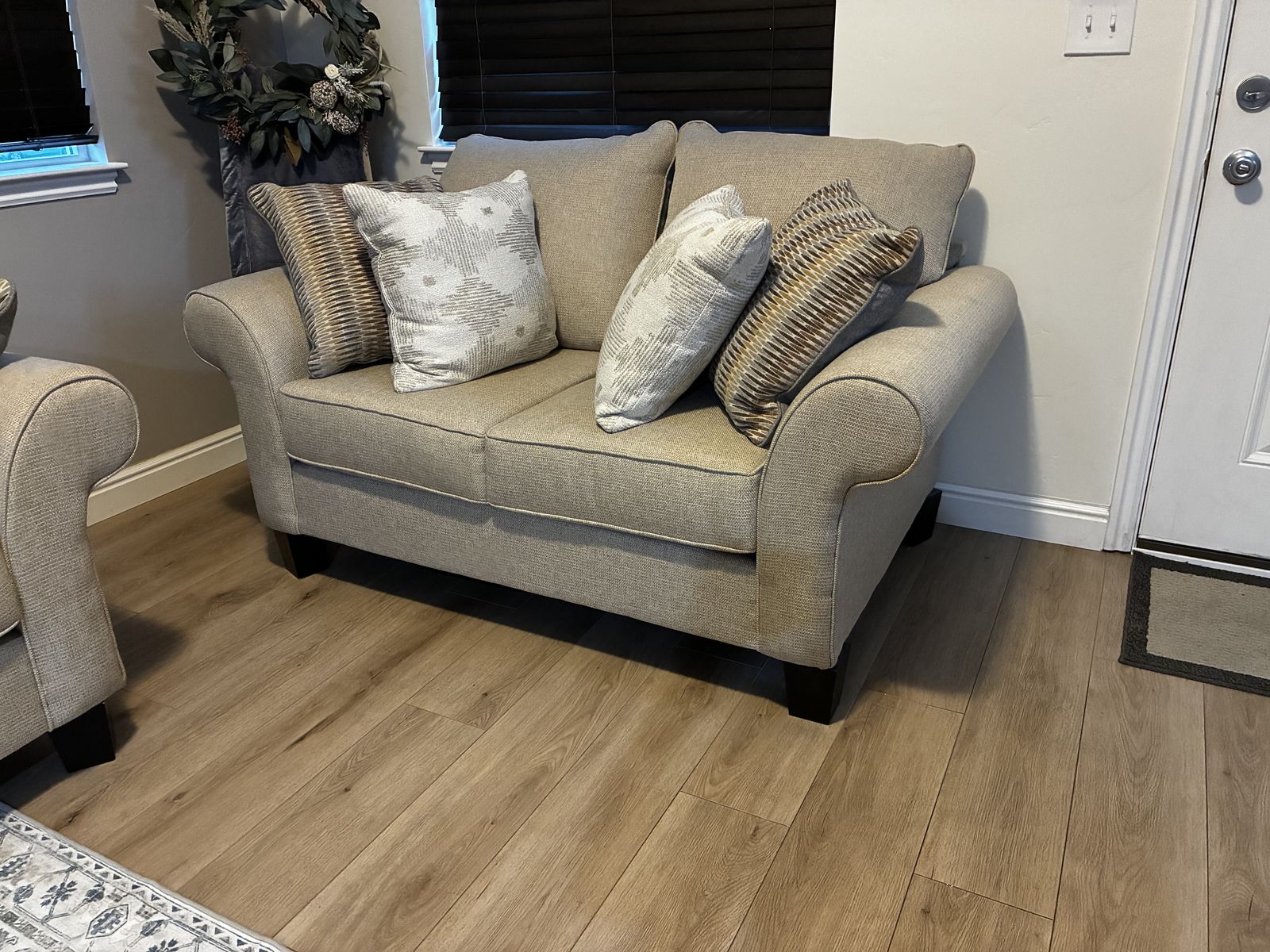 Main image 4