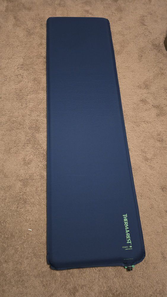 Thermarest BaseCamp selfinflating sleeping pad