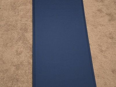 Thermarest BaseCamp selfinflating sleeping pad