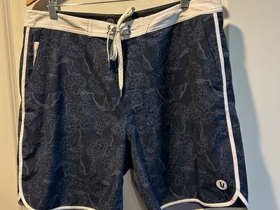 Vuori Men's Size 36 Blue Floral Pattern Board Shorts - Recycled Polyester Blend (Excellent Condition)
