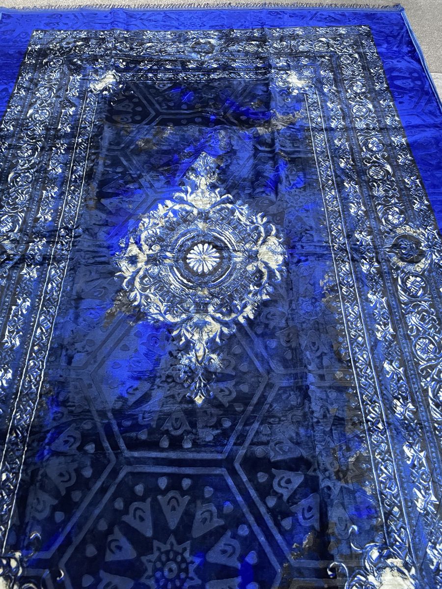 New Area rug 6'6" x 9'10"