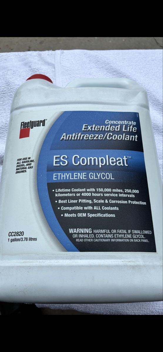 Fleetguard ES Compleat Ethylene Glycol Concentrate Antifreeze Coolant CC2820 - 1 Gallon