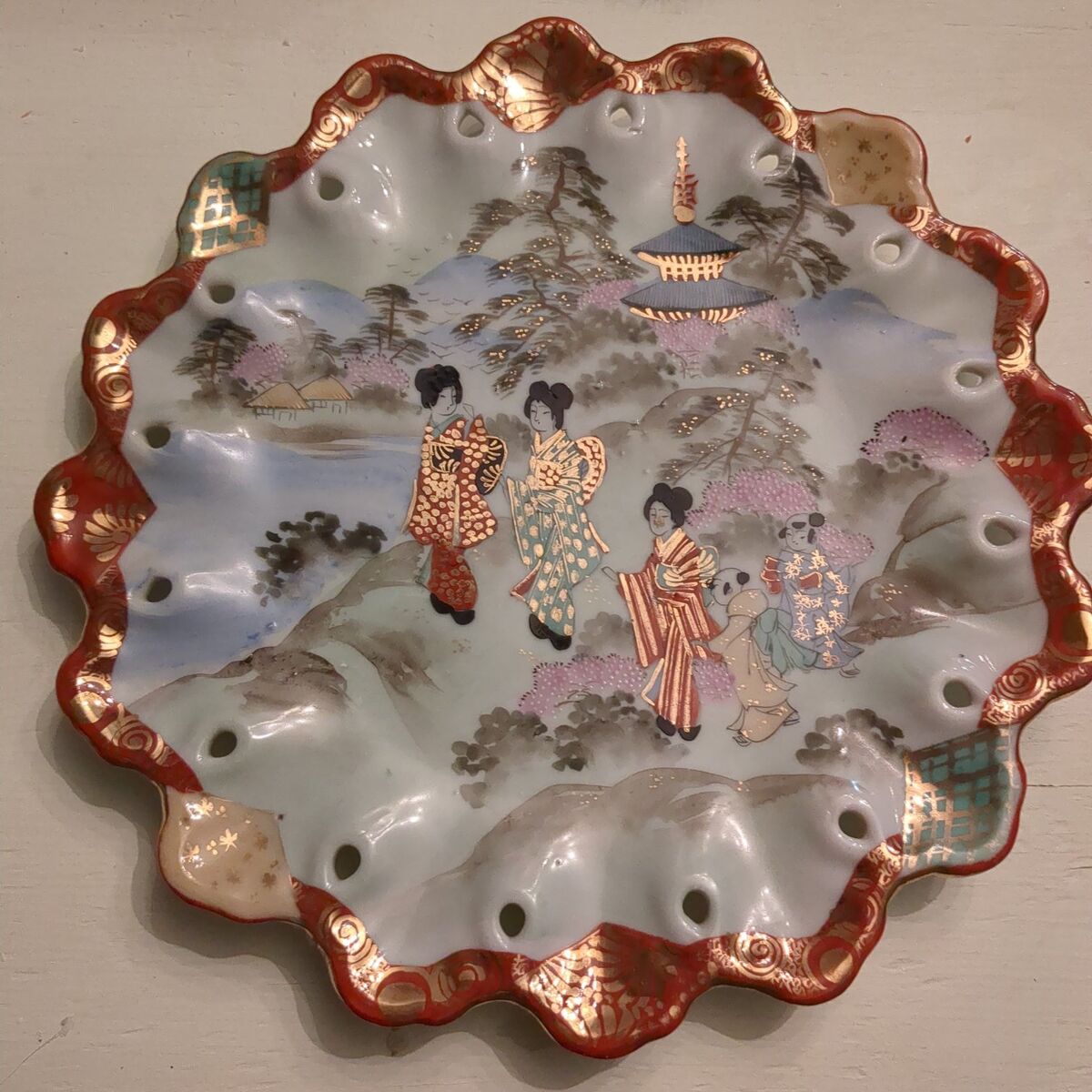 Japanese girls decorative plate