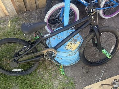 Kent Black BMX bike