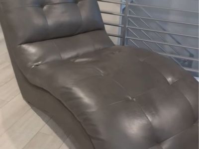 Modern accent Lounge Chair