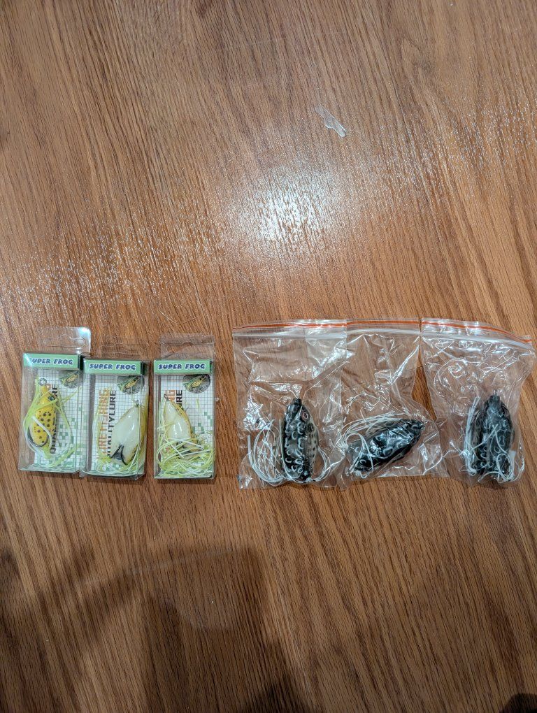 Super Frog Fishing Lures - Set of 6 Soft Bait Frog Lures for Bass and Pike - New/Unused