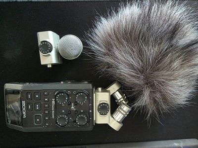 Zoom H6 Handy Recorder + XY & MSH-6 Mic Capsules + 32GB SD Card