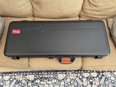 Guitar Hard Shell Case Fender Deluxe Molded Case TSA