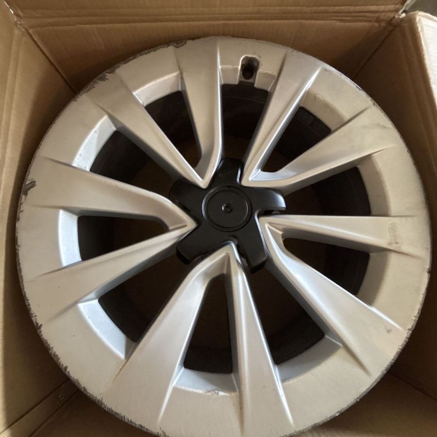 19 Inch Tesla Car Rim